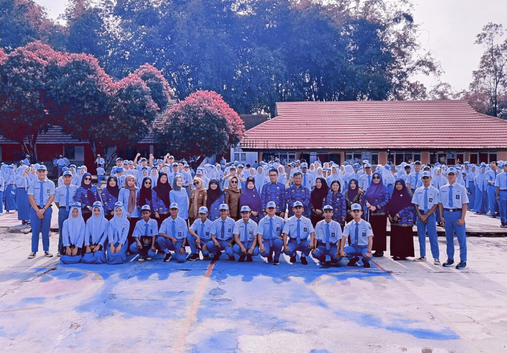 Pembelajaran Kimia Interaktif di SMAN 1 Belalau
