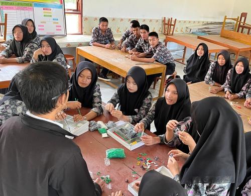 dikelas 12